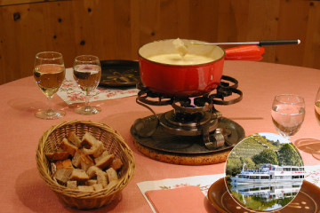 Teufi’s Original Davoser Käsefondue Abend auf der MS Wilhelma