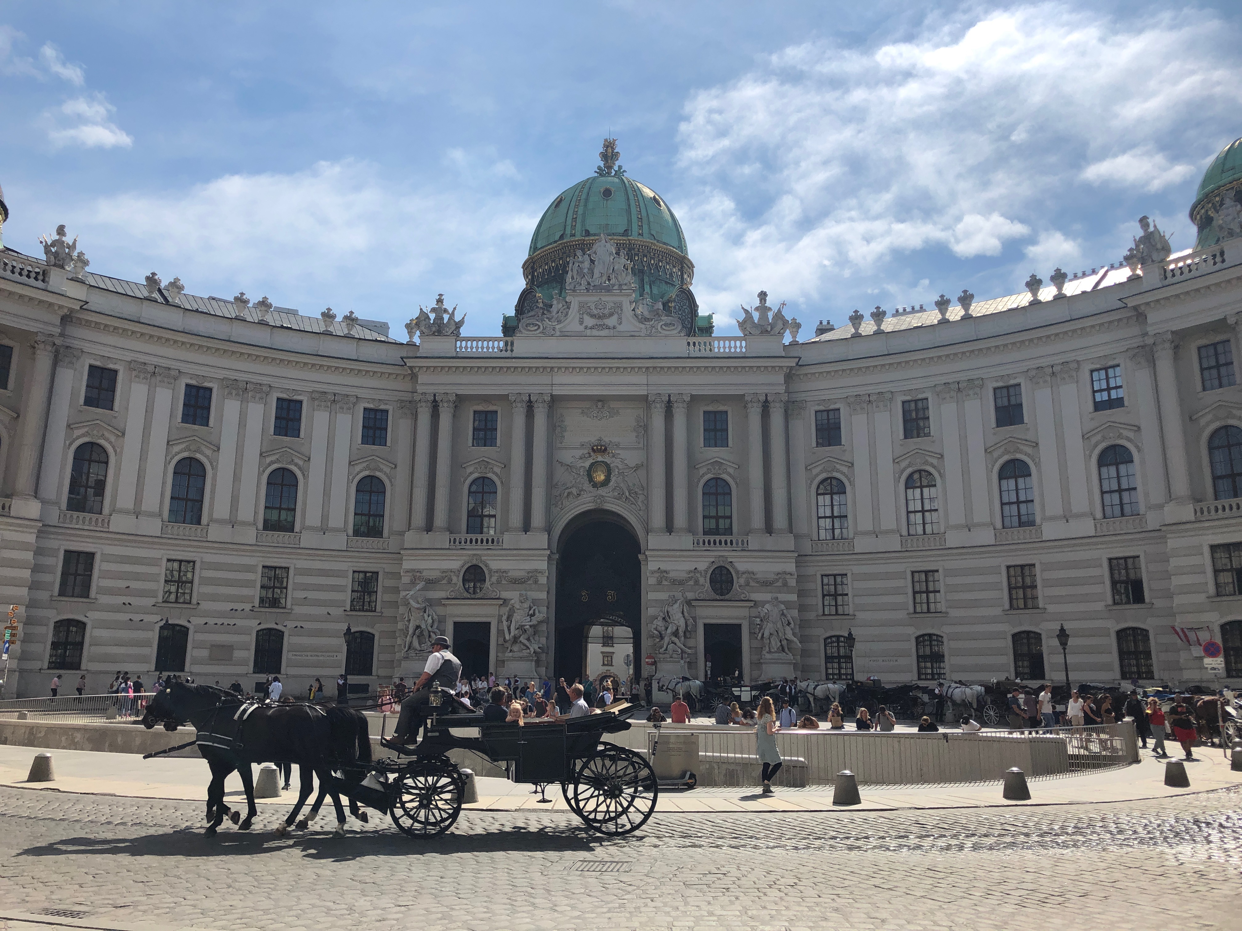 Wien und Neusiedler See mit Opernaufführung AIDA